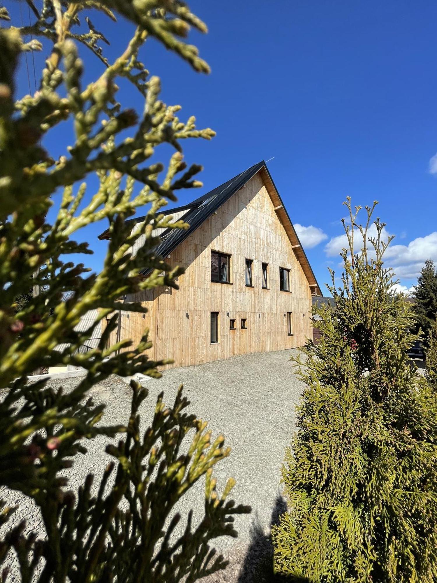 Montana Hotell Lisina Exteriör bild